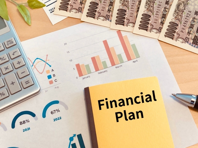 Financialplanと書かれたノート