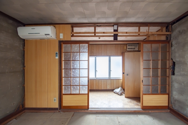 古い和風の住まいの画像