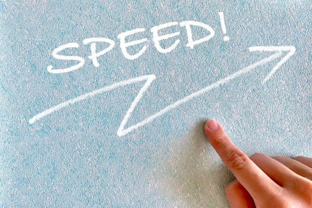 SPEEDの文字列と矢印